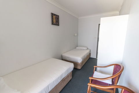 Port Aloha Motel - Sydneys Hotel 4