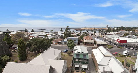 Portland Holiday Village - Sydneys Hotel 3