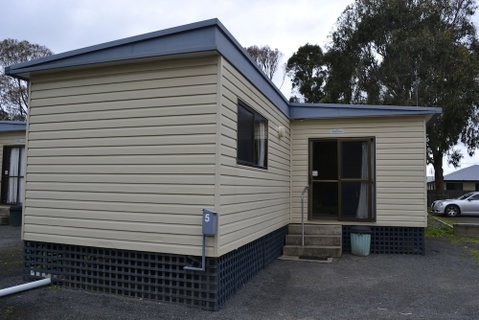 Portland Tourist Park - Sydneys Hotel 2