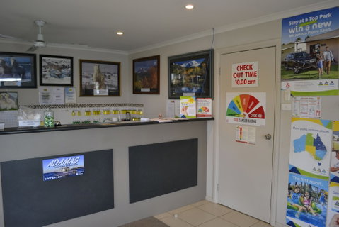 Portland Tourist Park - Sydneys Hotel 4