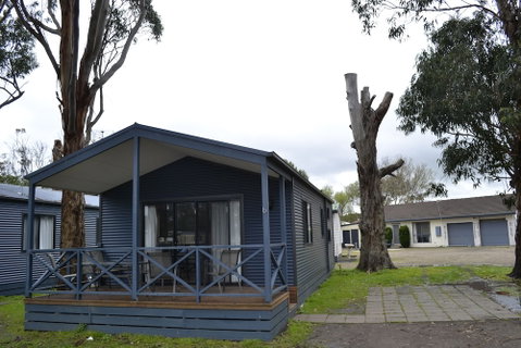 Portland Tourist Park - Sydneys Hotel 1