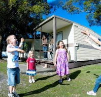 Aukaka Caravan Park - Sydneys Hotel
