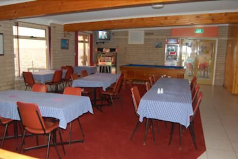 Meningie's Waterfront Motel - Sydneys Hotel 2