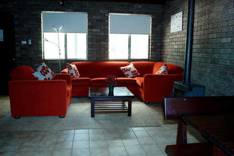 Caves Road Chalets - Sydneys Hotel 2