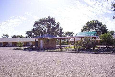 Kadina Gateway Motor Inn - Sydneys Hotel 2
