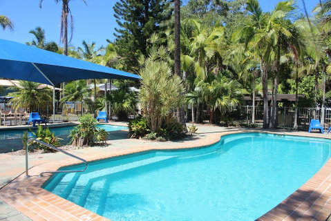 Lani's Holiday Island - Caravan Park - Sydneys Hotel 3
