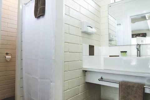 Central Highlands Motor Inn - Sydneys Hotel 6