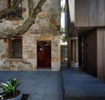 Blue Magnolia - Sydneys Hotel