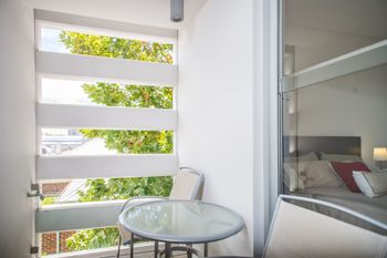 Apartment 9 - Sydneys Hotel 2