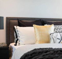 Luxe Bedroom Apt City View Retreat on Elizabeth Street CBD