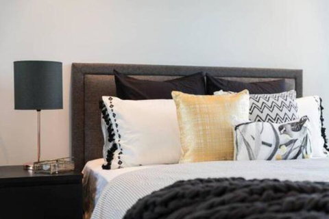 Luxe Bedroom Apt City View Retreat On Elizabeth Street CBD - Sydneys Hotel 0