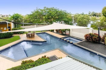 City Stadium Apartment On The Riverfront - Sydneys Hotel 1