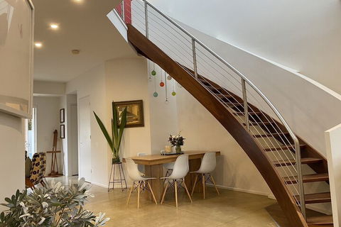 315 West St. Kilda 3 Bedroom House - Sydneys Hotel 4