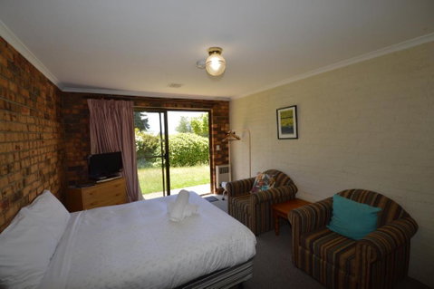 Ellswood 1 - Sydneys Hotel 4