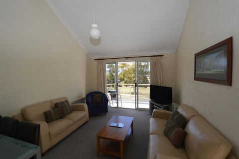 Parkwood 07 - Sydneys Hotel 3