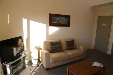 Parkwood 07 - Sydneys Hotel 4