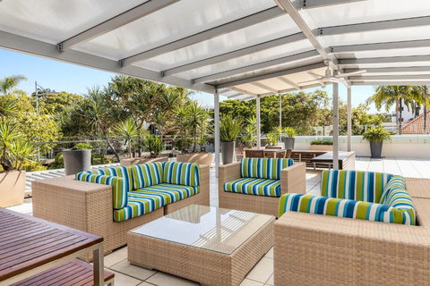 Fairshore 22 - Sydneys Hotel 1