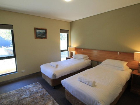 Kickenback Lodge - Sydneys Hotel 6