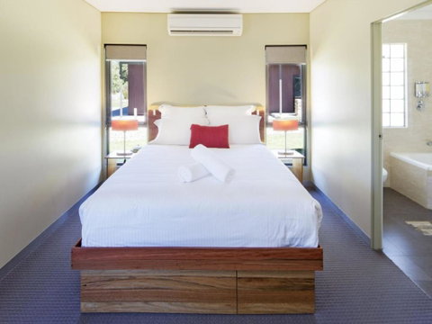 Kickenback Lodge - Sydneys Hotel 1