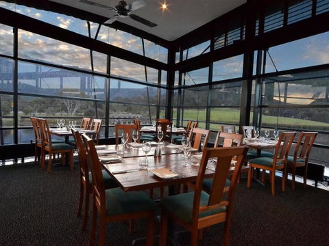 Kickenback Lodge - Sydneys Hotel 4