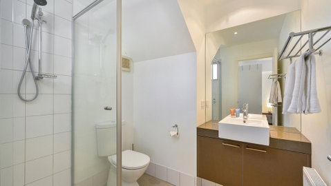 Dandongale - Sydneys Hotel 4