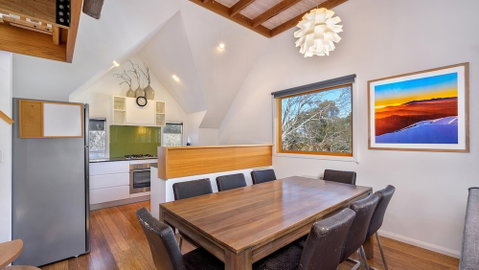 Dandongale - Sydneys Hotel 2