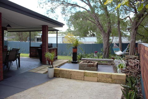 Abbey Beach Cottage - Sydneys Hotel 4