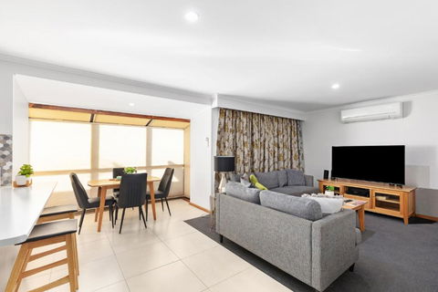 City Four Apartment - Sydneys Hotel 1