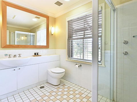 Villa Executive 2br Moscato Resort Condo Located Within Cypress Lakes Resort (nothing Is More Central) - Sydneys Hotel 3