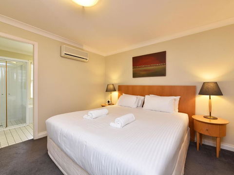 Villa Executive 2br Moscato Resort Condo Located Within Cypress Lakes Resort (nothing Is More Central) - Sydneys Hotel 1
