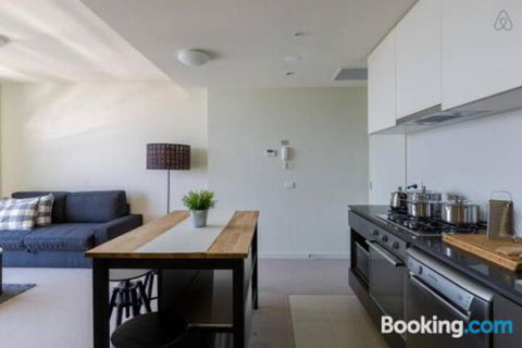A Cozy CBD Suite With Spectacular City Views - Sydneys Hotel 0