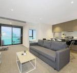 A Modern  Central Apt with Beautiful City Views