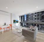 A Bright  Modern CBD Apt Next to Southern Cross