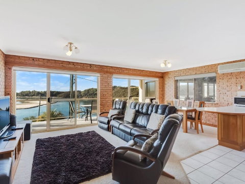 Grand Pacific 2 Unit 2 - Sydneys Hotel 3