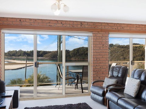 Grand Pacific 2 Unit 2 - Sydneys Hotel 2