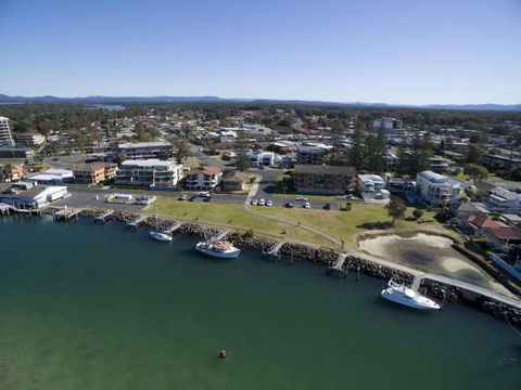 Champagne Court 10 - Sydneys Hotel 4