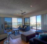 Champagne court 10 - Sydneys Hotel