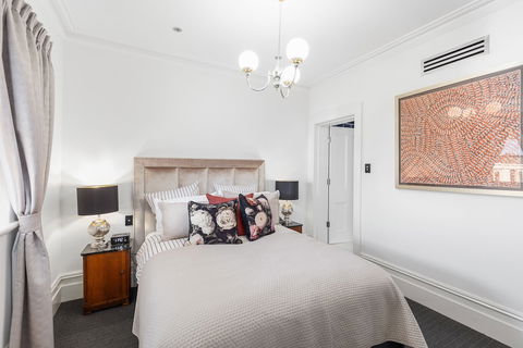 Delgattie Estate - Sydneys Hotel 2