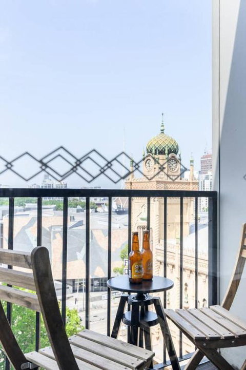 LUCY Stylish City Vibe & Views - Sydneys Hotel 5