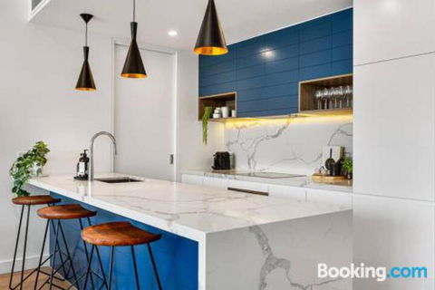 Luxe 101 At Martha Cove Waterfront Luxury On The Marina Walk To Beach - Sydneys Hotel 6