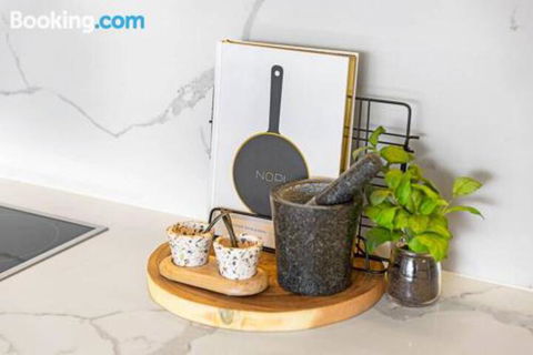 Luxe 101 At Martha Cove Waterfront Luxury On The Marina Walk To Beach - Sydneys Hotel 4