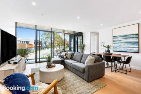 Luxe 101 At Martha Cove Waterfront Luxury On The Marina Walk To Beach - Sydneys Hotel 5