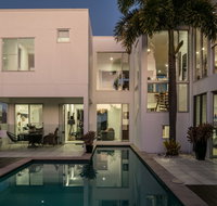 Sunshine Coast White House - Sydneys Hotel