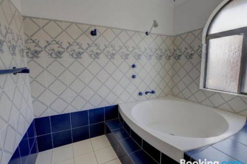 31 Rest Point Absolute Waterfront With Jetty - Sydneys Hotel 5