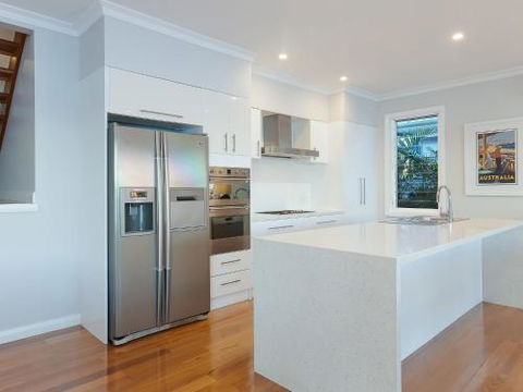 Absolute Waterfront Lakehouse Fishing Point Waterfront Pool Jetty - Sydneys Hotel 5