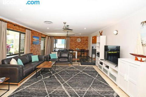 Urangan Harbour Bungalow - Sydneys Hotel 6