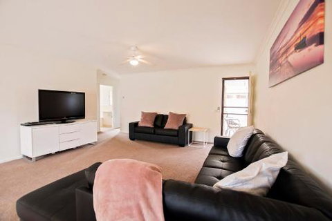 Sleepy Shackell Echuca Moama Holiday Accommodation - Sydneys Hotel 2