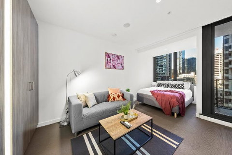 A Stylish & Comfy CBD Studio Near Southern Cross - Sydneys Hotel 3