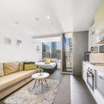 A Charming Studio With Stunning City Views - Sydneys Hotel 0