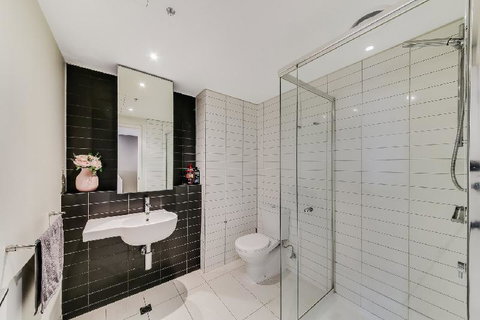 A Modern 2BR CBD Apt City Views FREE Parking - Sydneys Hotel 1